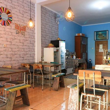 Balini 9 Hostel Denpasar Zewnętrze zdjęcie