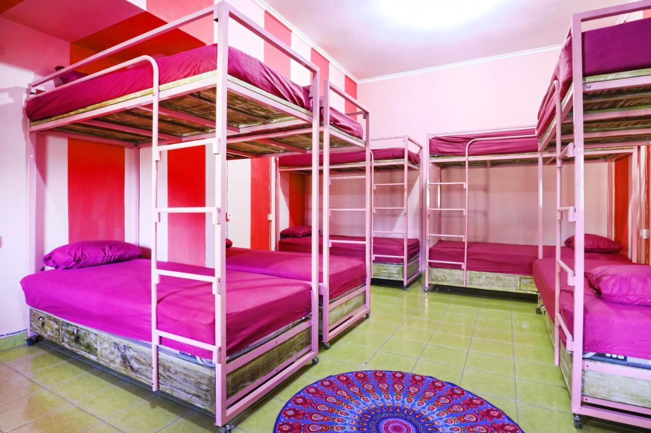 Balini 9 Hostel Denpasar Zewnętrze zdjęcie