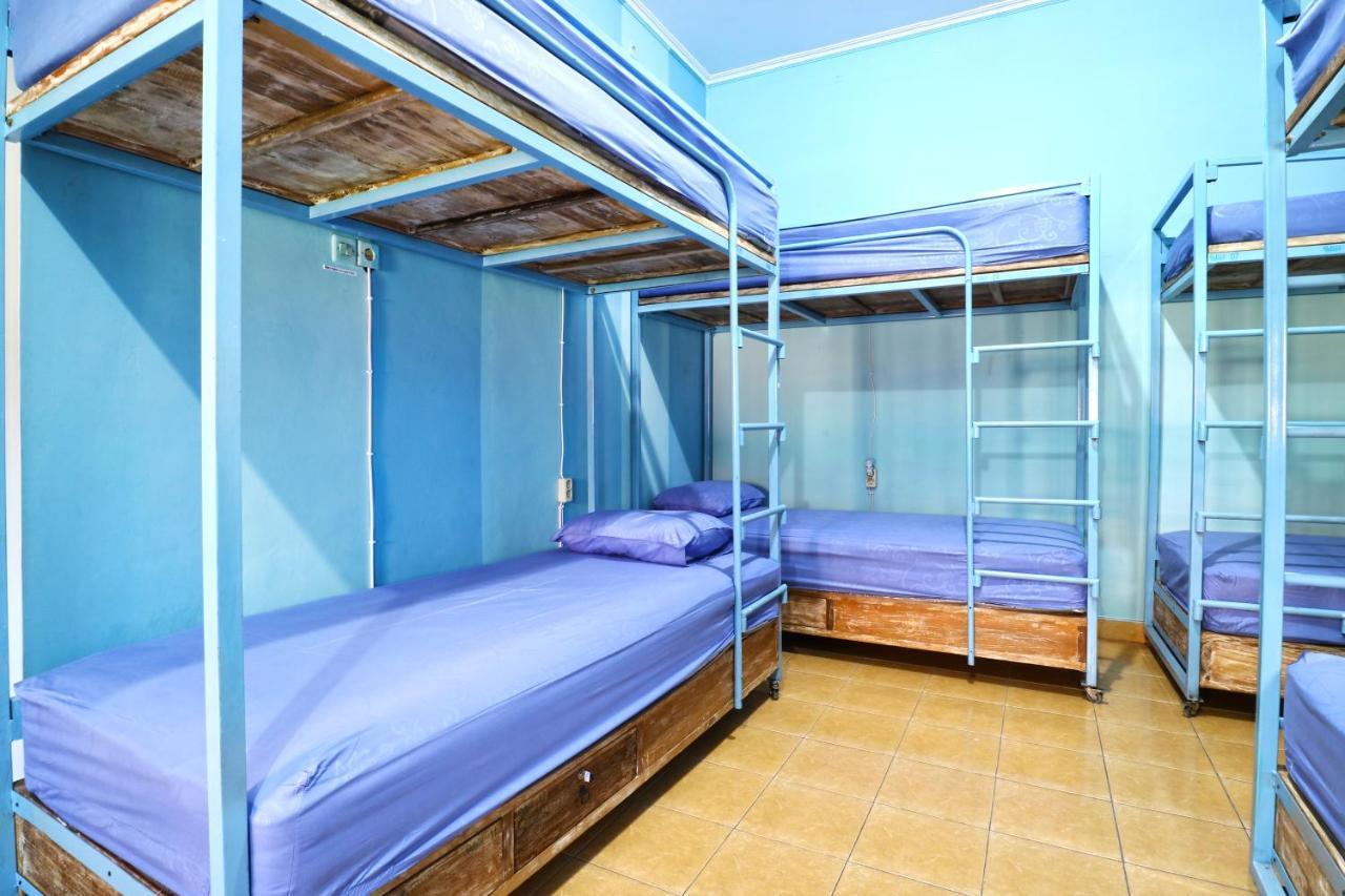 Balini 9 Hostel Denpasar Zewnętrze zdjęcie